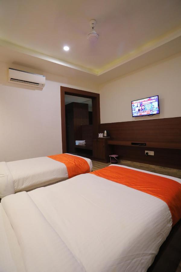 Hotel Marygold Агра Екстер'єр фото